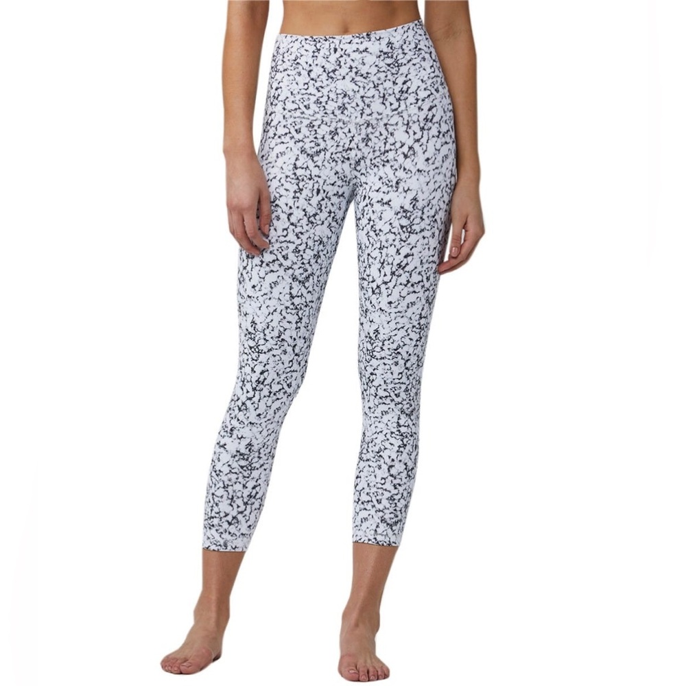 DYI Black and White Patterned Leggings